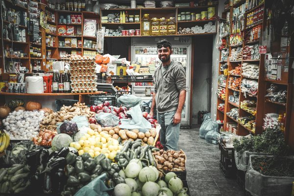 How are smart technologies enhancing UK kitchen experiences?